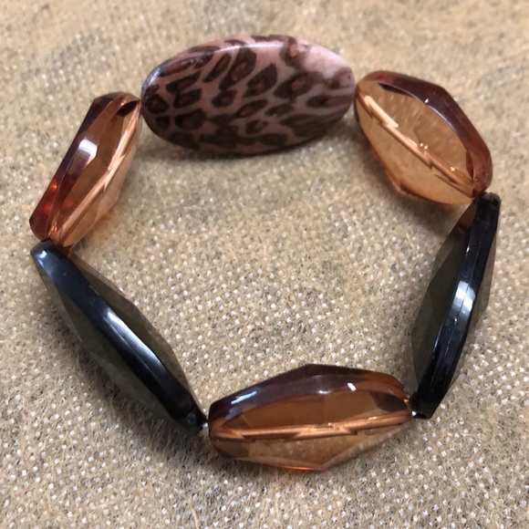Black Amber and & Animal Print Stone Bracelet - Picture 5 of 5